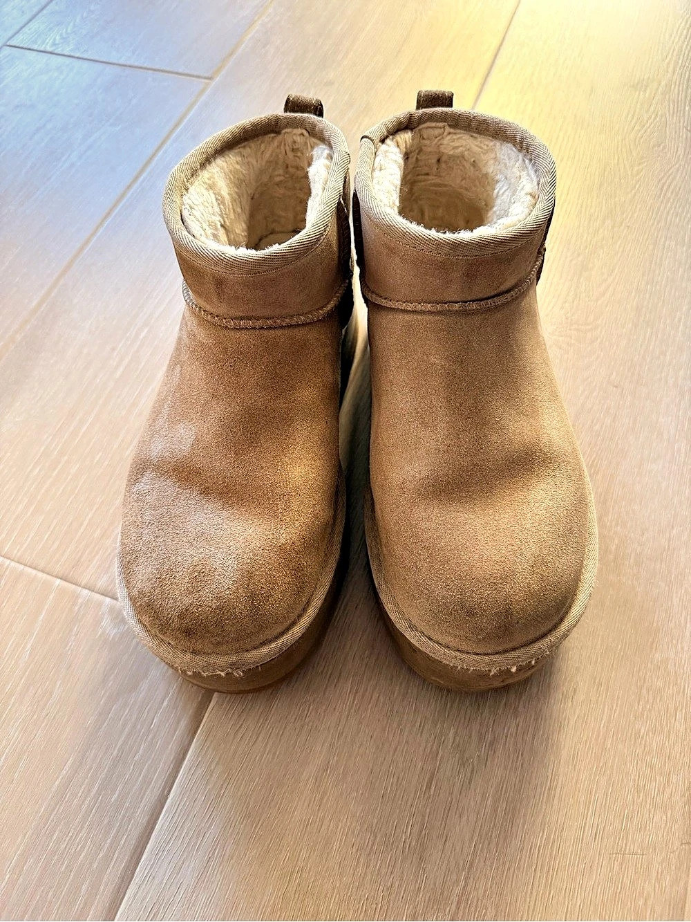 UGG Classic Mini Boots Brown US 8